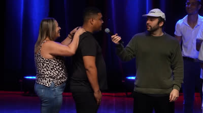 1 solteira e 4 solteiros no palco em Uberaba - stand up comedy