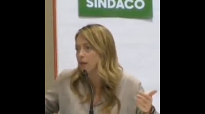 Giorgia Meloni: “Nunca reemplazaré a las familias italianas por familias inmigrantes. ¡No quiero que Italia desaparezca, no quiero una Italia islamizada!”