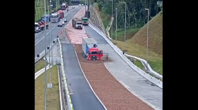 "This is why runaway truck ramps exist! ?