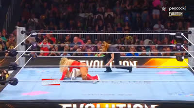 WWE EVOLUTION : Tiffany Stratton vs This Stratus en español